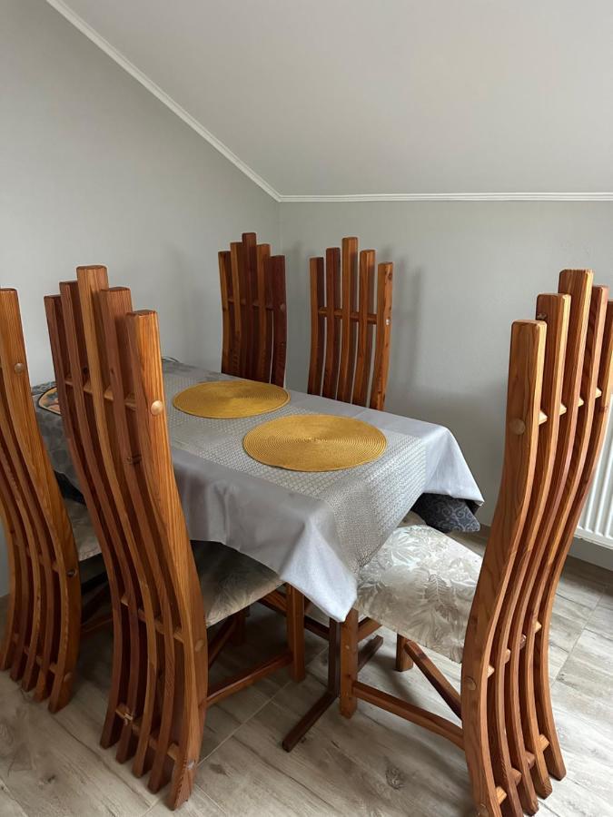 Prijemny Podkrovny Byt V Srdci Dechtic Dechtice Esterno foto